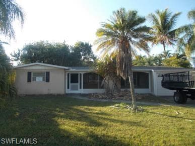 469 Stipe ST NORTH FORT MYERS, FL 33903