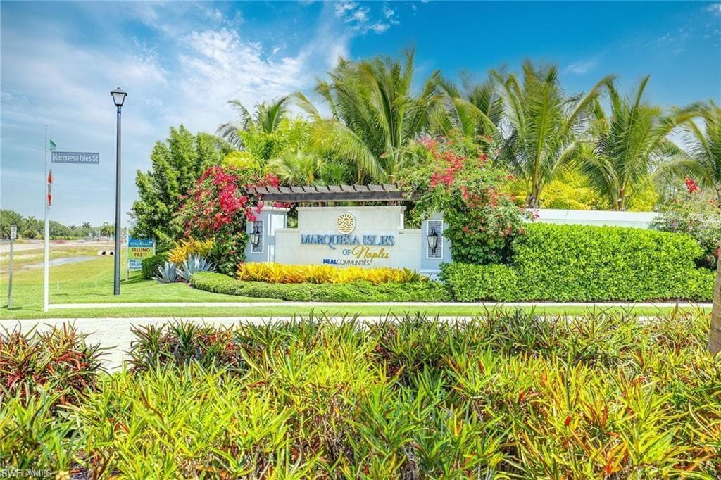 2436 Ariane DR NAPLES, FL 34112