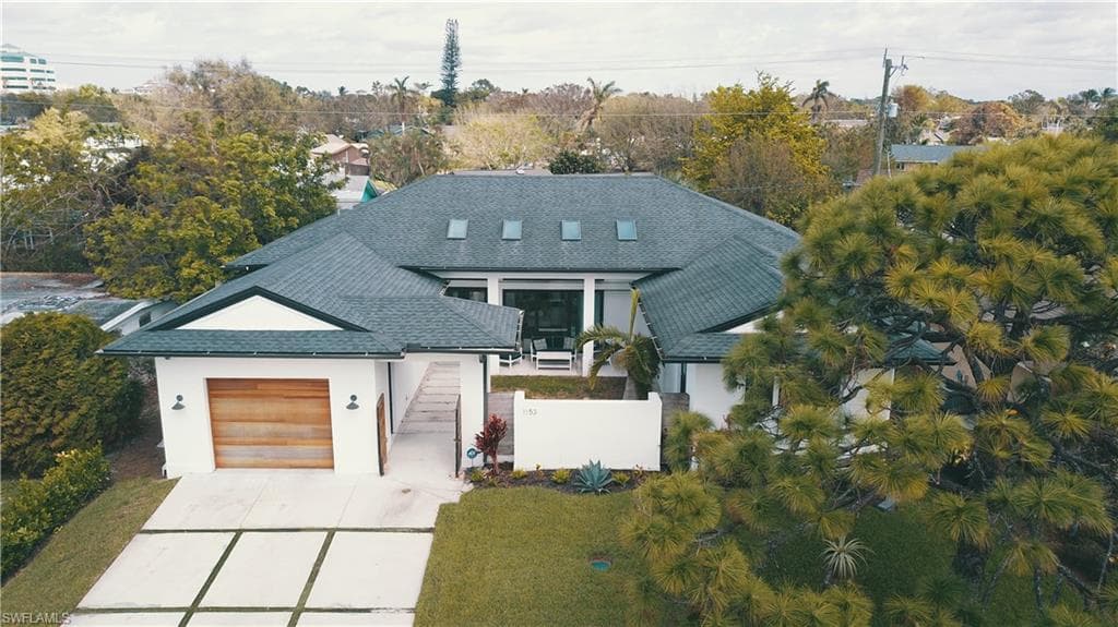 1153 Alhambra CIR NAPLES, FL 34103