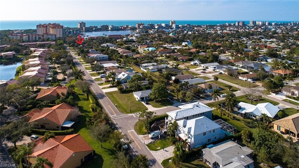 511 91st AVE N NAPLES, FL 34108