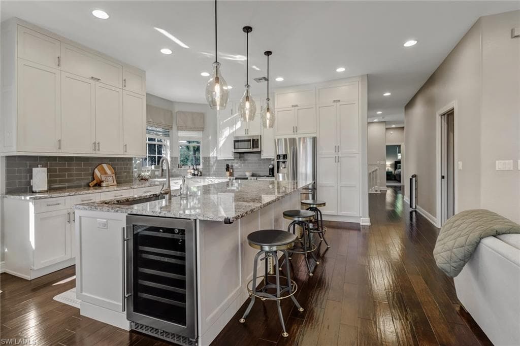 646 Vintage Reserve CIR 4-D NAPLES, FL 34119