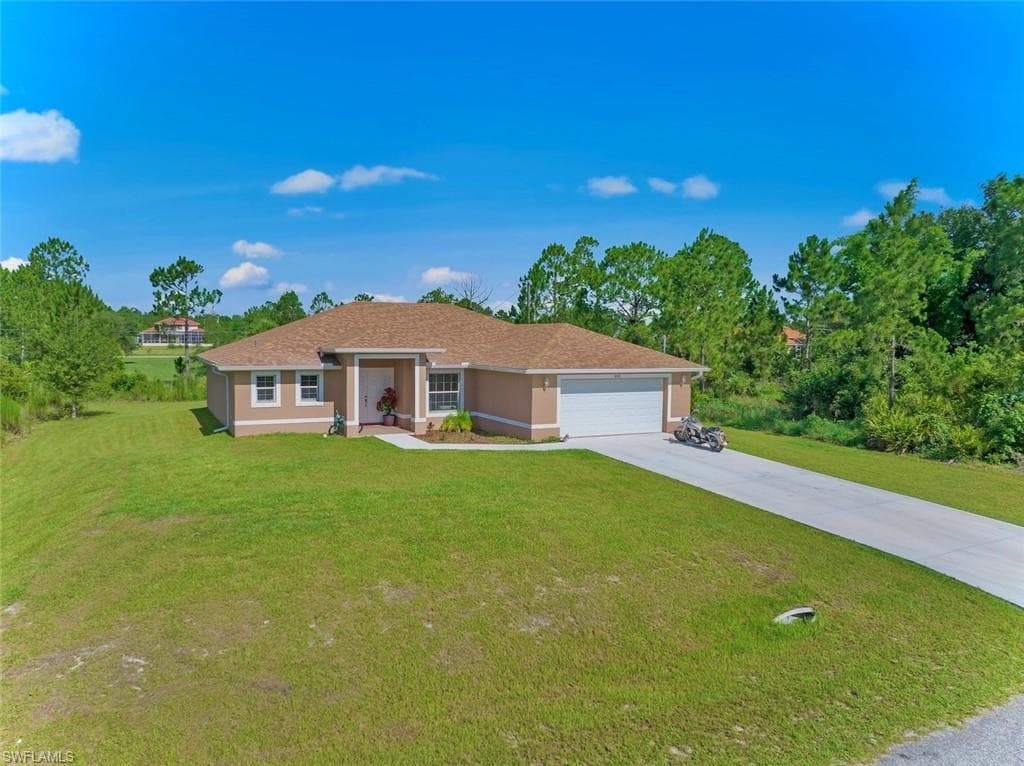 1005 Calvin AVE LEHIGH ACRES, FL 33972