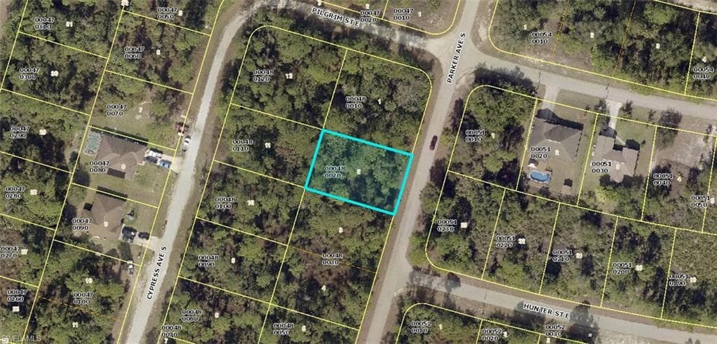 568 Parker AVE S LEHIGH ACRES, FL 33974