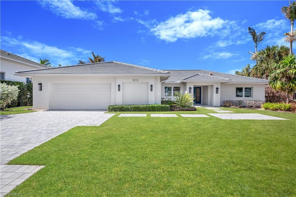 5215 Seashell AVE NAPLES, FL 34103