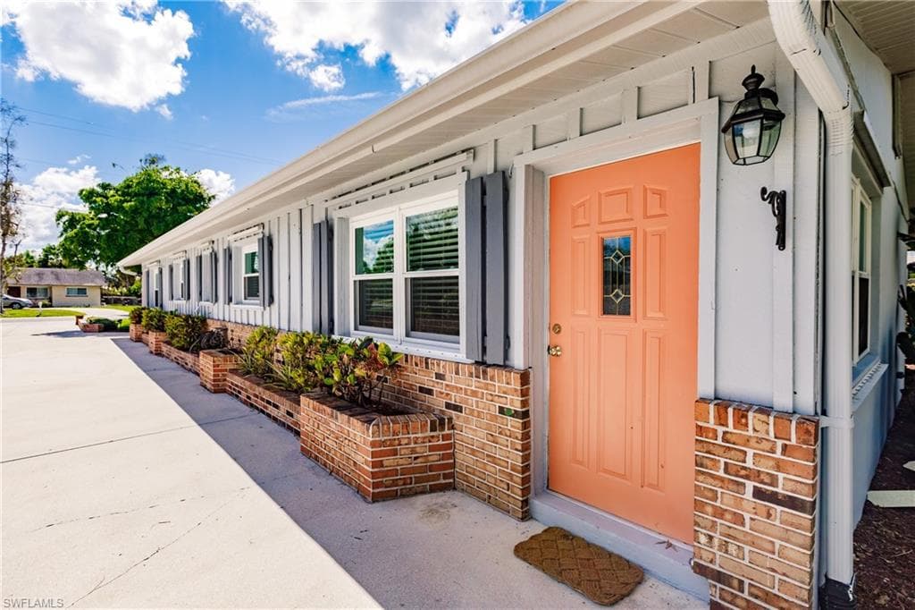 1045 Granada BLVD NAPLES, FL 34103