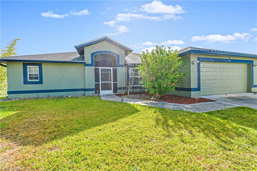 1900 Titus CT LEHIGH ACRES, FL 33972