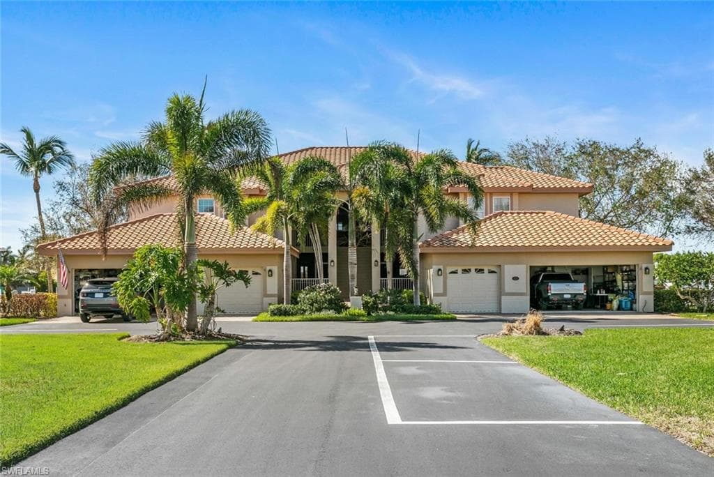 210 Waterway CT 2-201 MARCO ISLAND, FL 34145