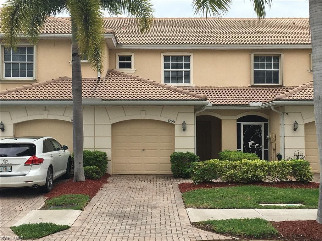 8644 Athena CT LEHIGH ACRES, FL 33971