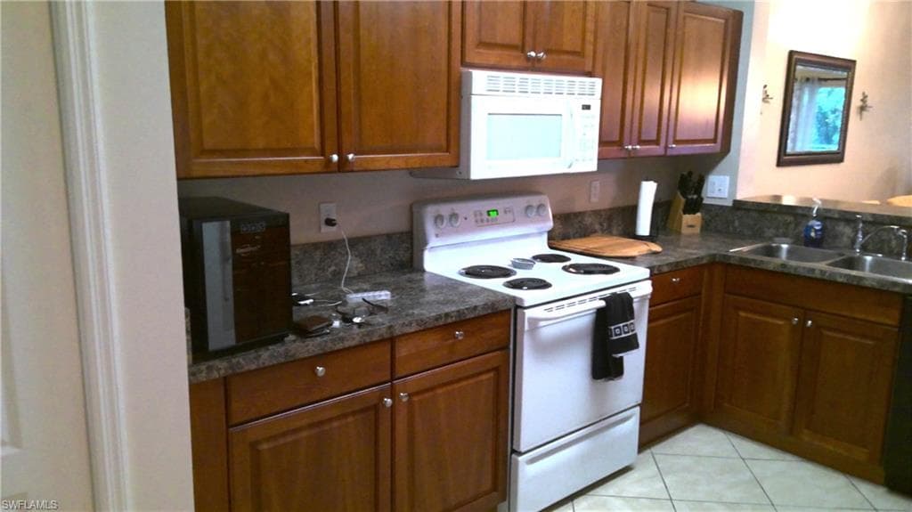 7811 Regal Heron CIR 4-206 NAPLES, FL 34104