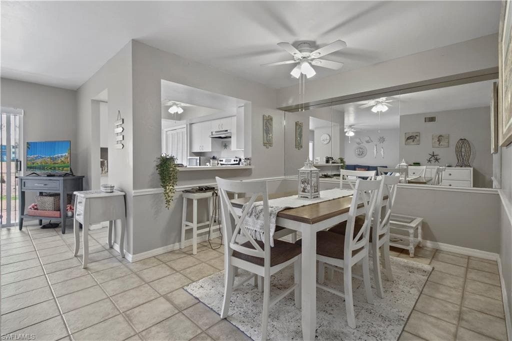 7320 Glenmoor LN 2105 NAPLES, FL 34104