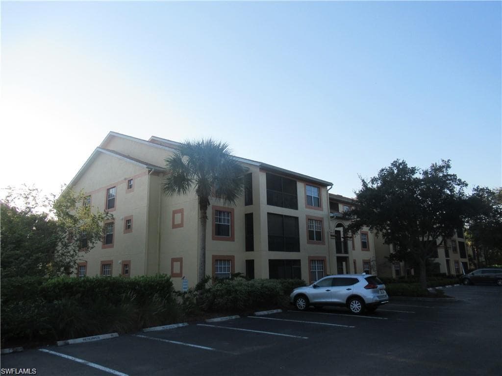 7935 Preserve CIR 428 NAPLES, FL 34119