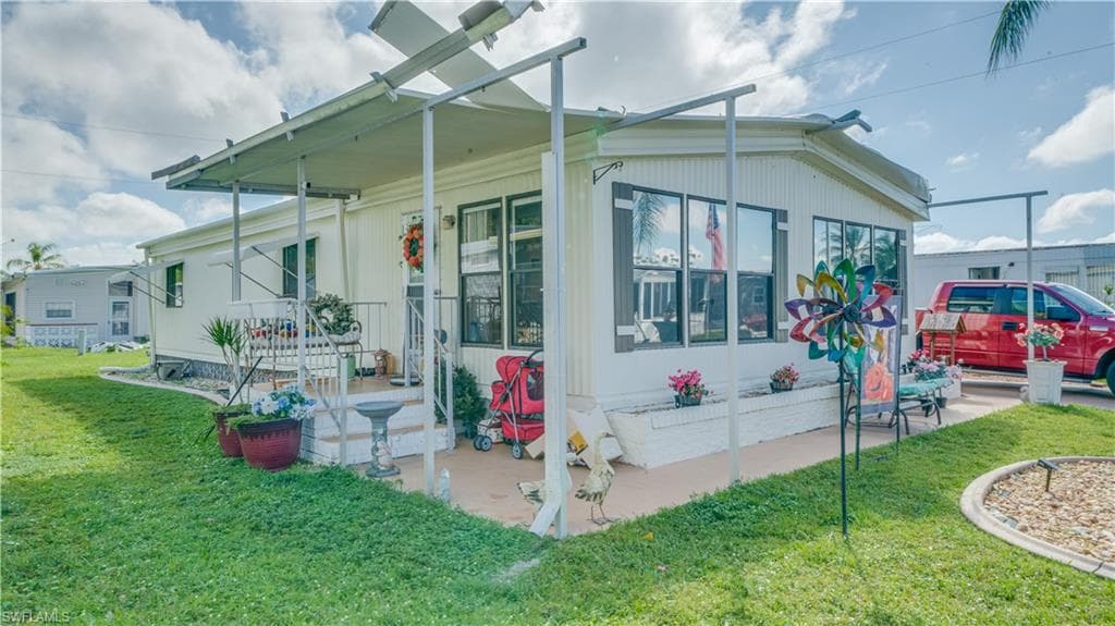 837 Peaceful DR NORTH FORT MYERS, FL 33917