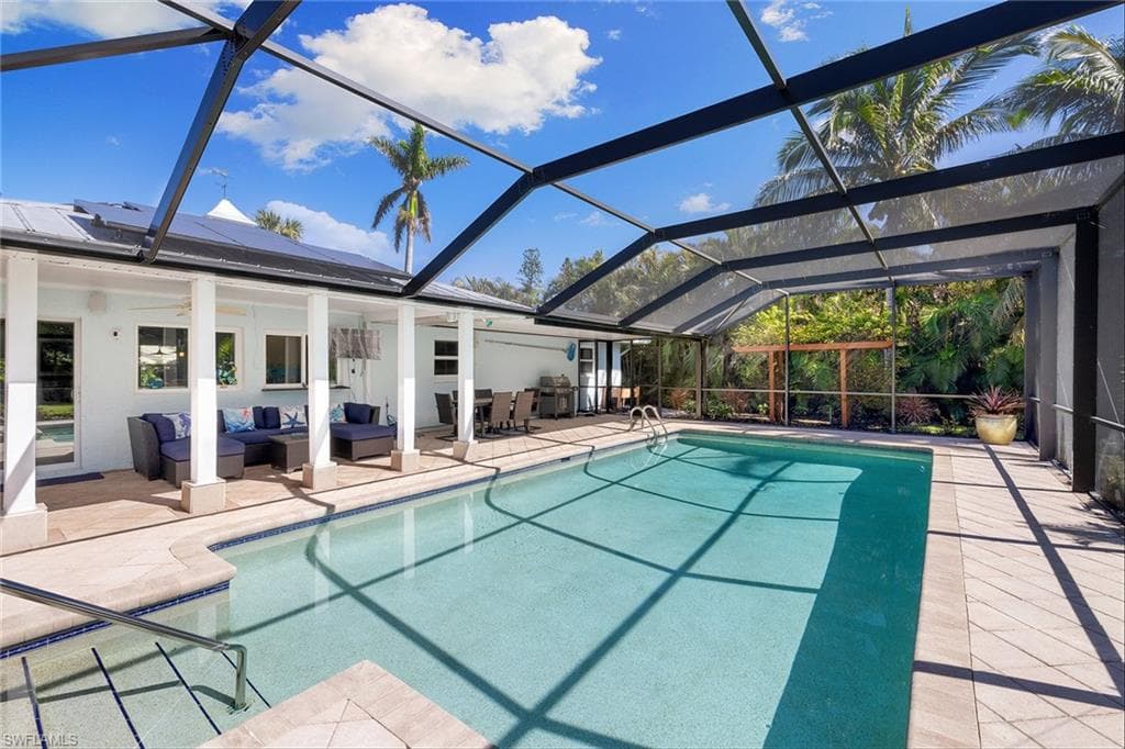 832 97th AVE N NAPLES, FL 34108