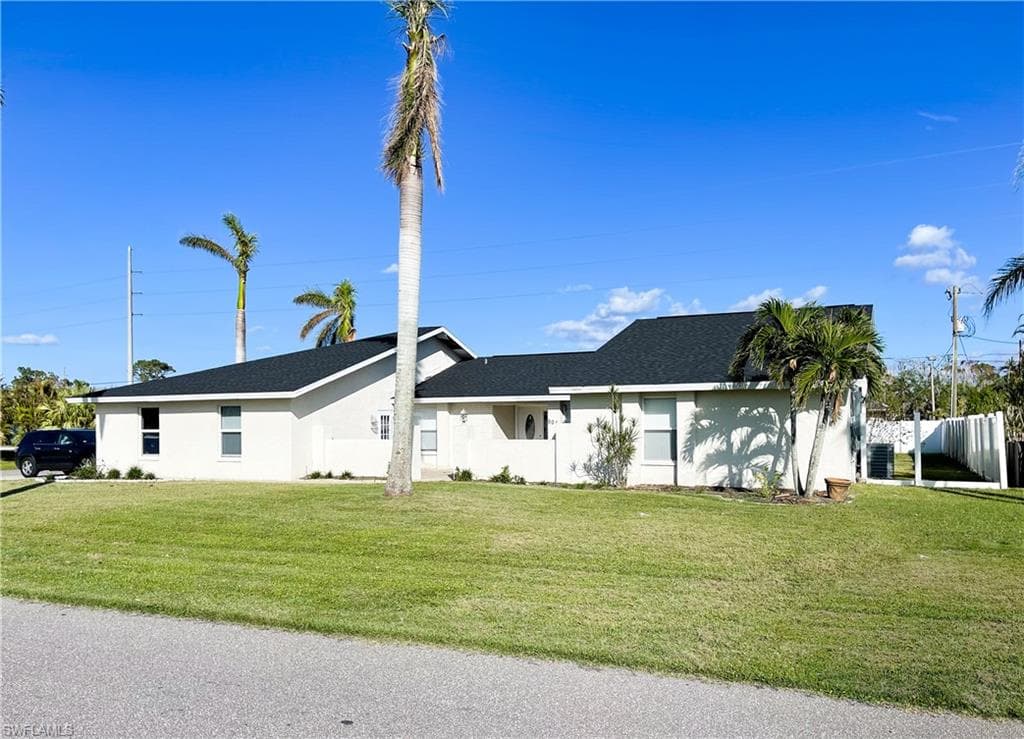 901 SW Santa Barbara PL CAPE CORAL, FL 33991