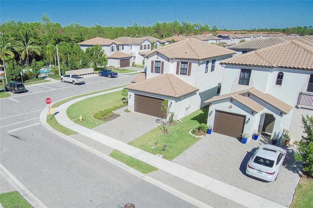 9068 Madrid CIR NAPLES, FL 34104