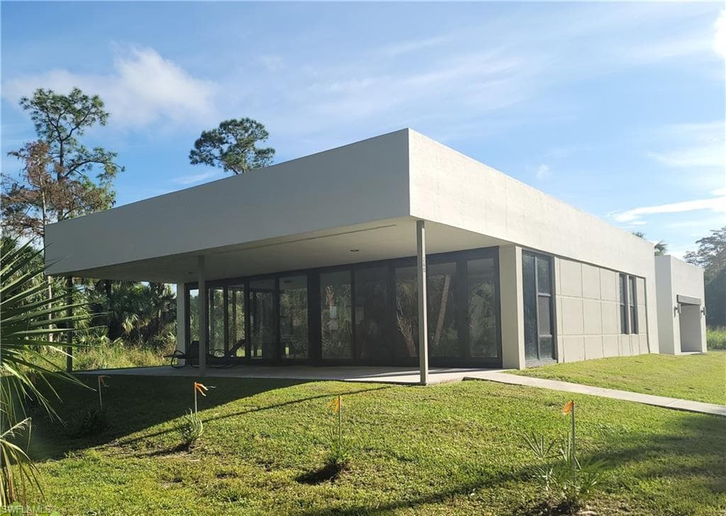 260 17th ST NW NAPLES, FL 34120