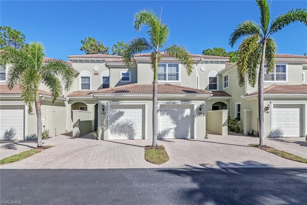 1445 Mariposa CIR 102 NAPLES, FL 34105
