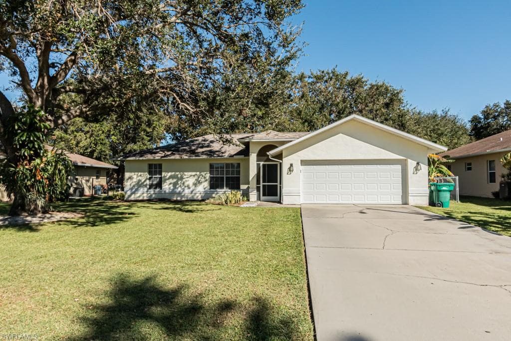 999 Grove DR NAPLES, FL 34120