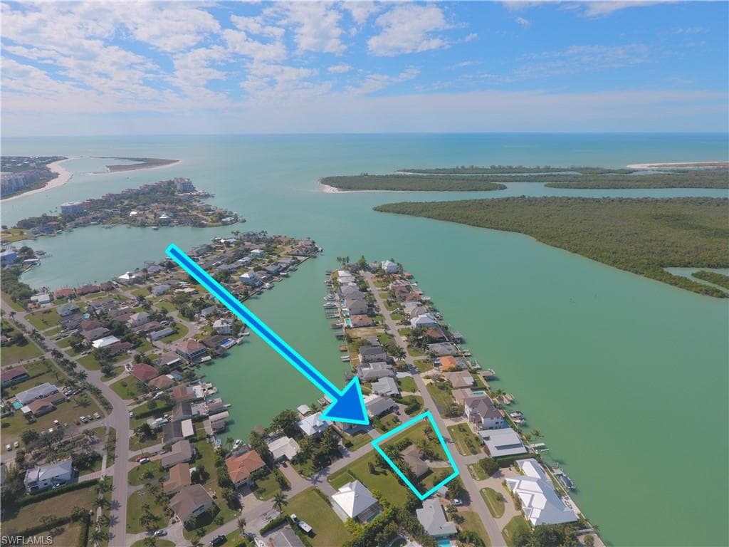 128 Pago Pago DR W NAPLES, FL 34113