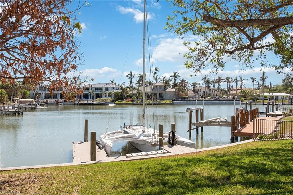 450 Bow Line BEND NAPLES, FL 34103