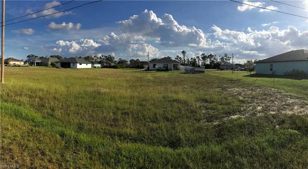 1012 NE 36th LN CAPE CORAL, FL 33909