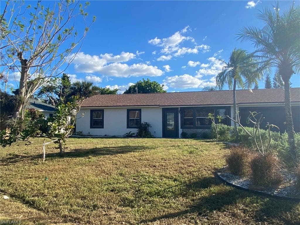 158 Mentor DR NAPLES, FL 34110