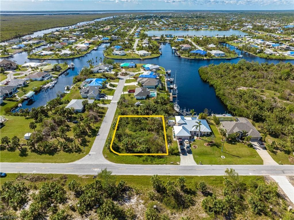19072 Midway BLVD PORT CHARLOTTE, FL 33948