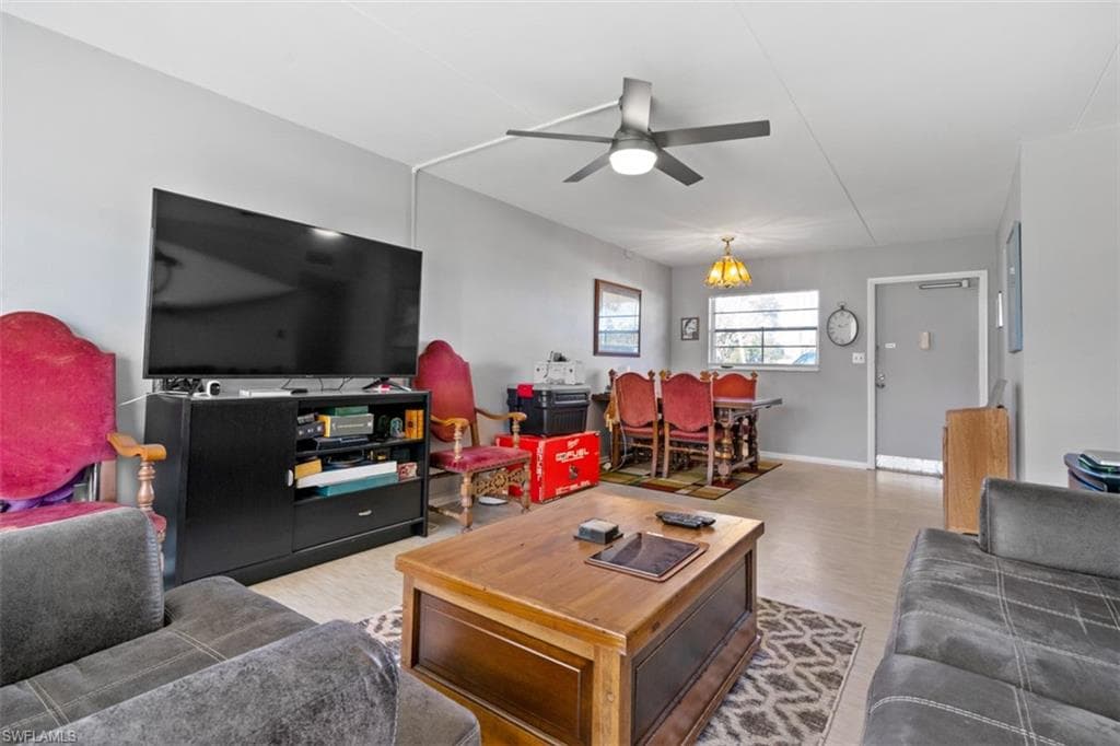 1007 Tropic TER NORTH FORT MYERS, FL 33903