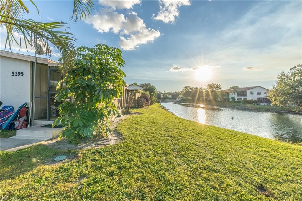 5395 Treetops DR I-Q-2 NAPLES, FL 34113