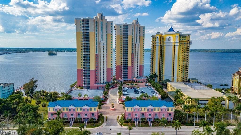 2745 1st ST 2602 FORT MYERS, FL 33916