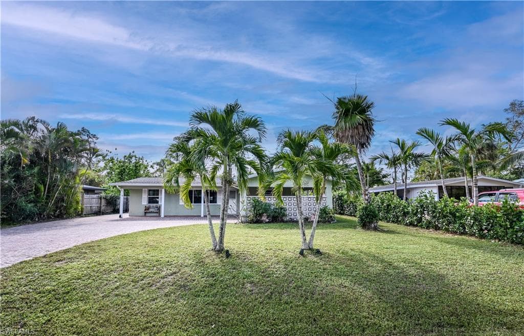 1318 Michigan AVE NAPLES, FL 34103