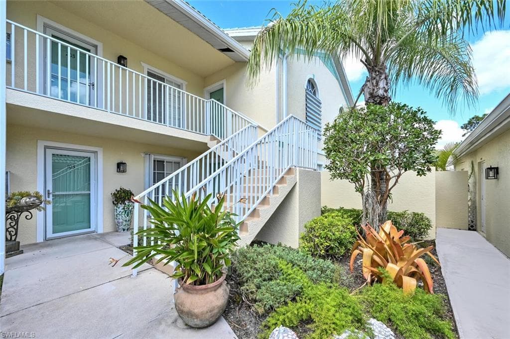 3285 Jessica LN 3-104 NAPLES, FL 34105