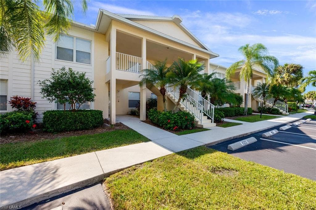 1260 Sarah Jean CIR N-103 NAPLES, FL 34110