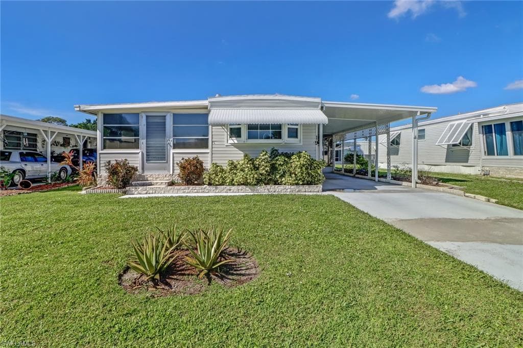 19 San Remo CIR NAPLES, FL 34112