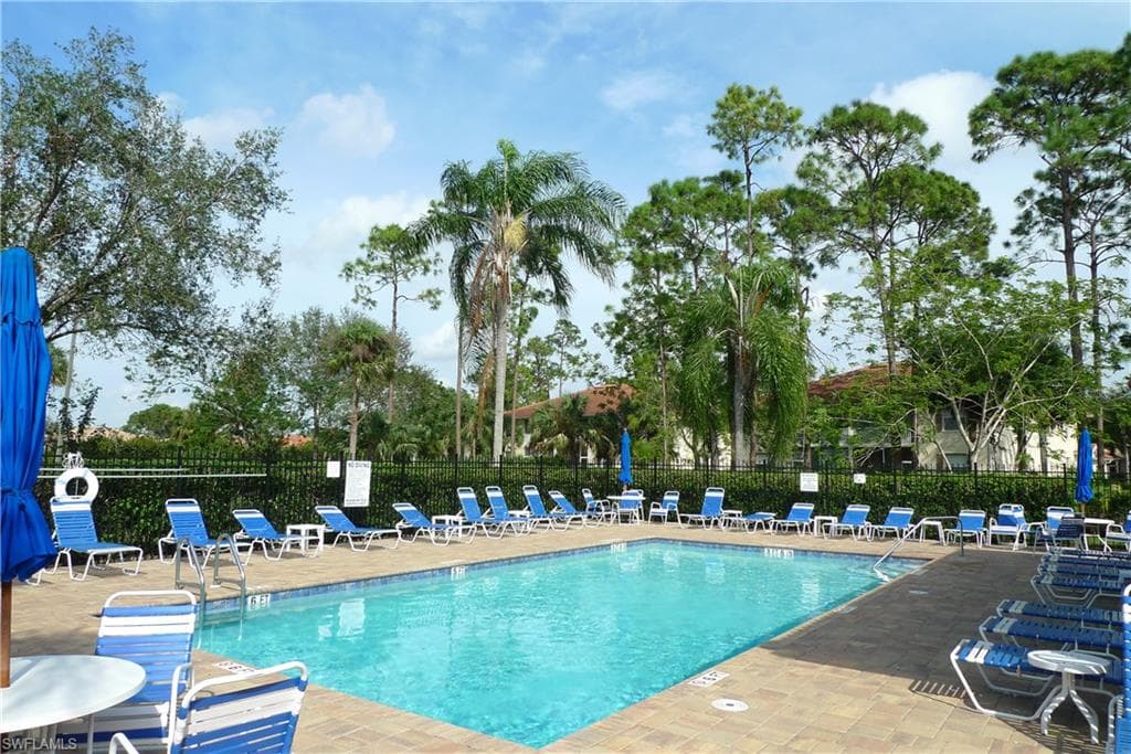 380 Robin Hood CIR 101 NAPLES, FL 34104