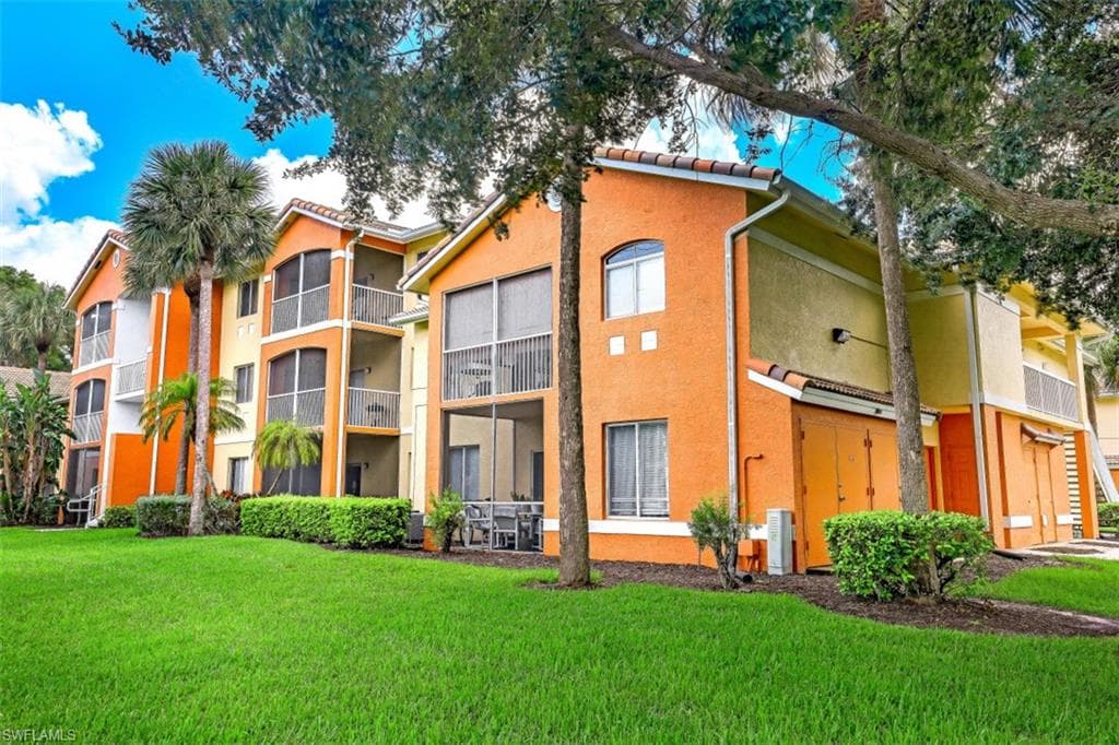 6400 Aragon WAY 101 FORT MYERS, FL 33966