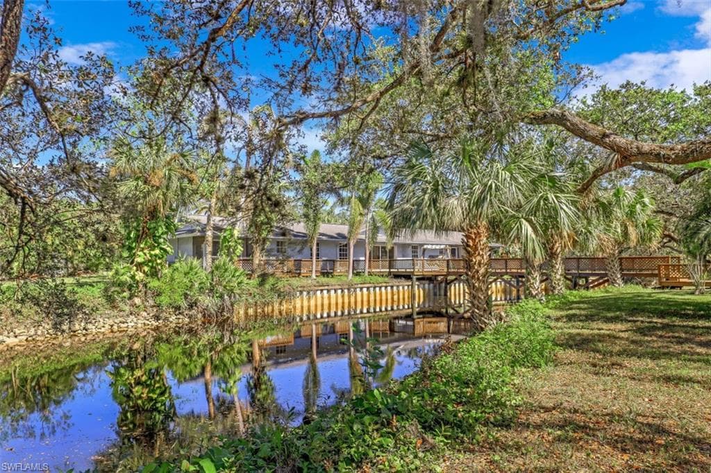 182 Cocohatchee BLVD NAPLES, FL 34110