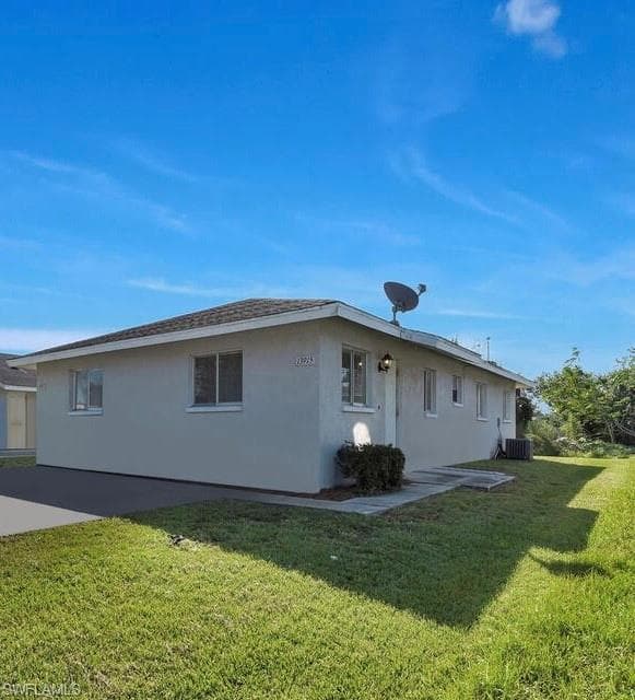 13915/13917 1st ST FORT MYERS, FL 33905