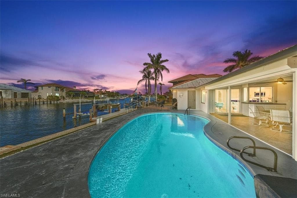 380 Rookery CT MARCO ISLAND, FL 34145