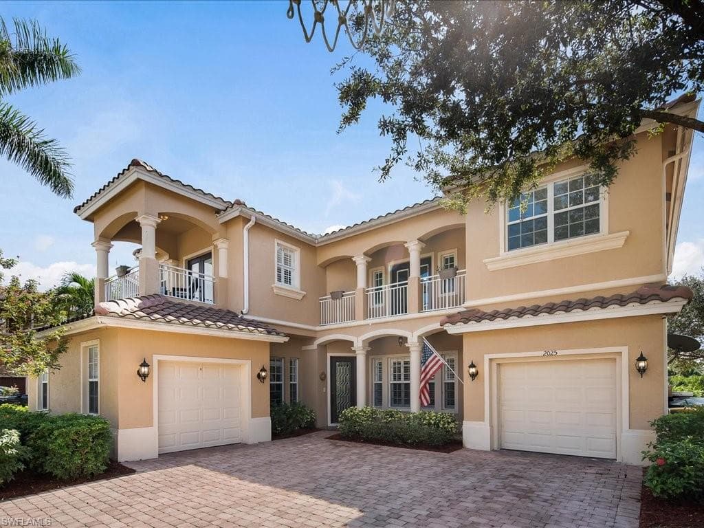 2025 Par DR NAPLES, FL 34120