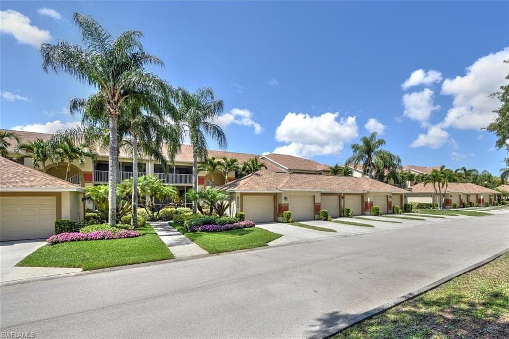 8500 Naples Heritage DR 1015 NAPLES, FL 34112