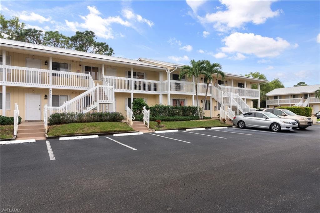 4635 Bayshore DR P7 NAPLES, FL 34112