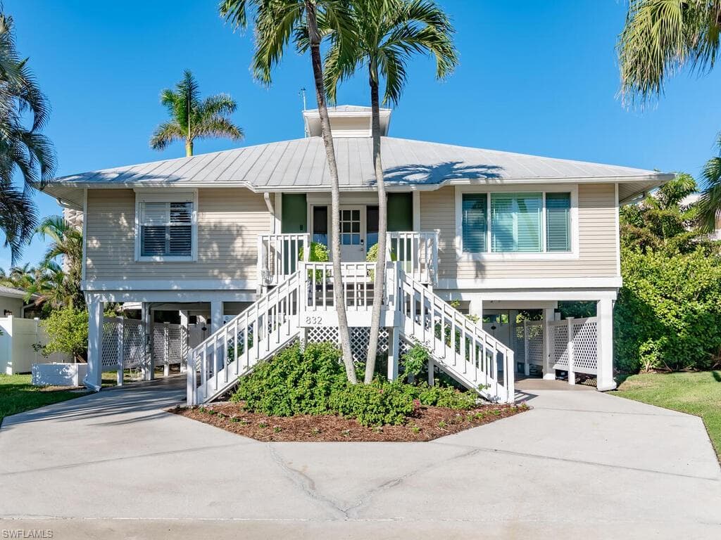 832 Seagrape DR MARCO ISLAND, FL 34145