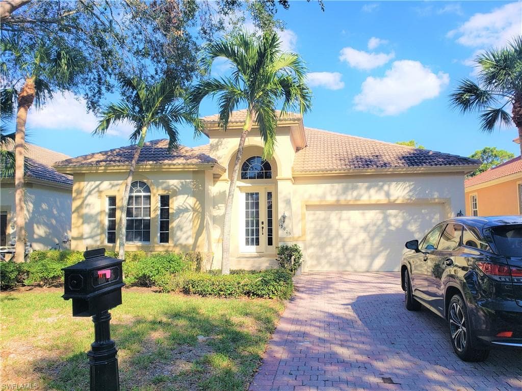 19025 Ridgepoint DR ESTERO, FL 33928
