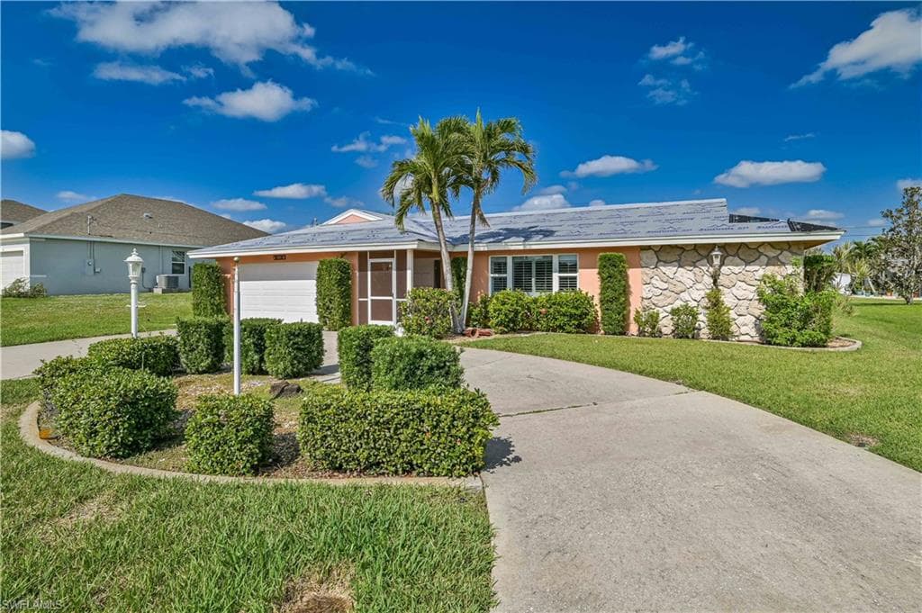 227 SE 44th TER CAPE CORAL, FL 33904