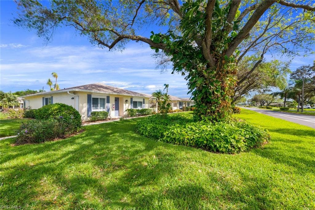 35 Glades BLVD 1503 NAPLES, FL 34112
