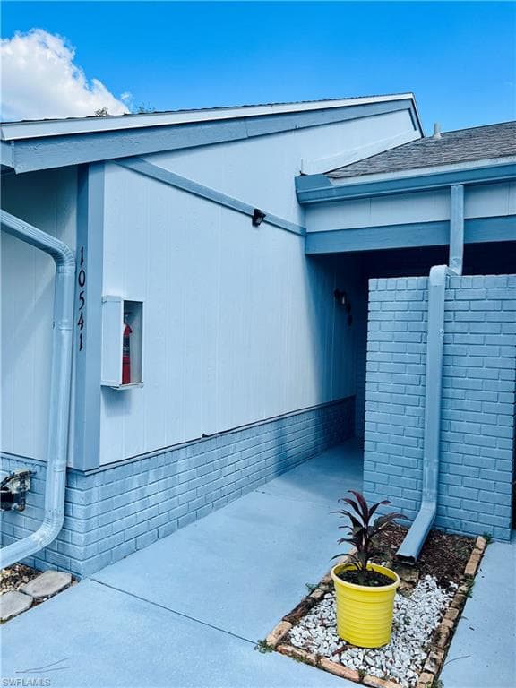 10541 Putnam CT LEHIGH ACRES, FL 33936
