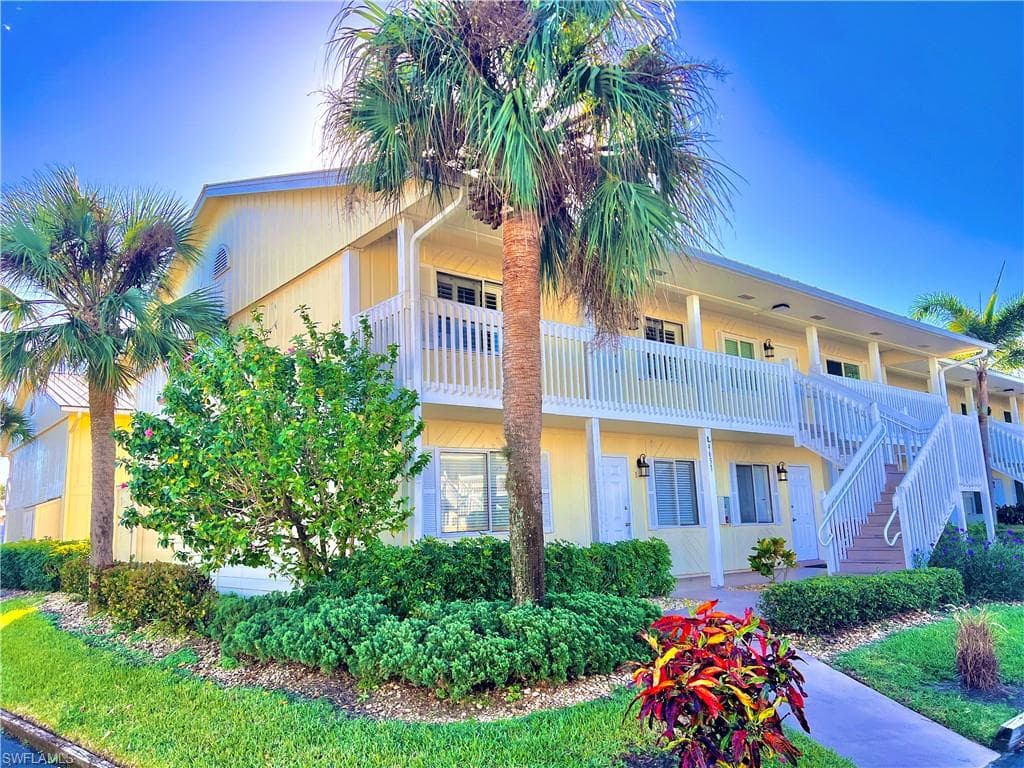 4631 Bayshore DR L5 NAPLES, FL 34112