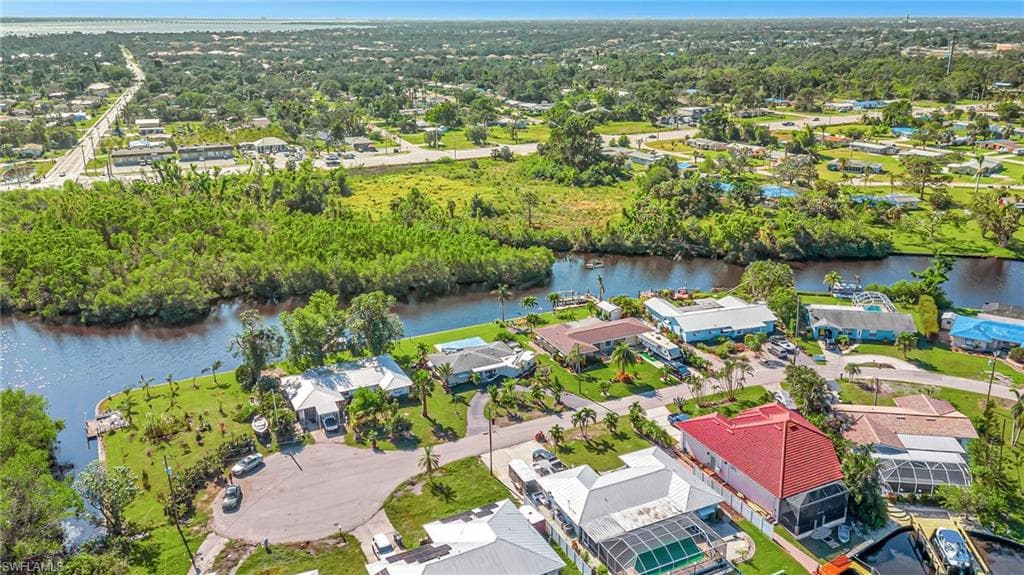 1293 Thompson ST NORTH FORT MYERS, FL 33903