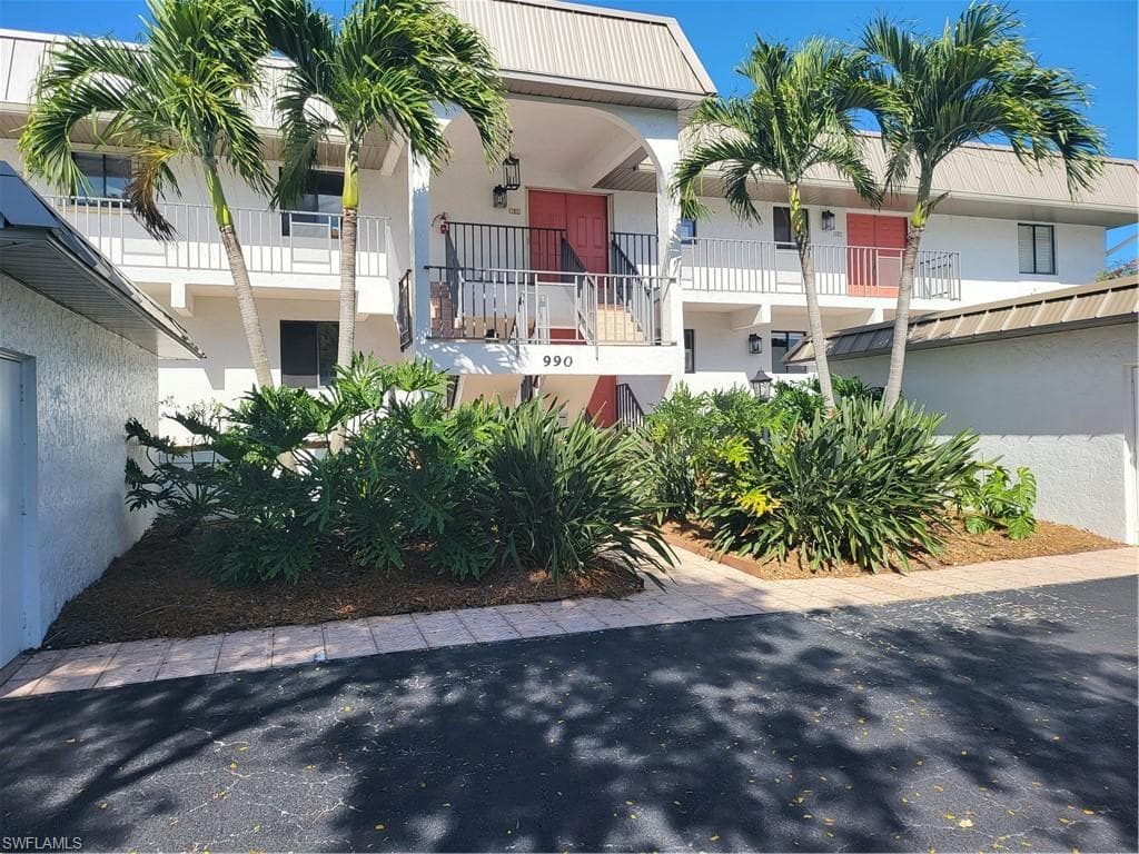 990 8th ST S 1B NAPLES, FL 34102